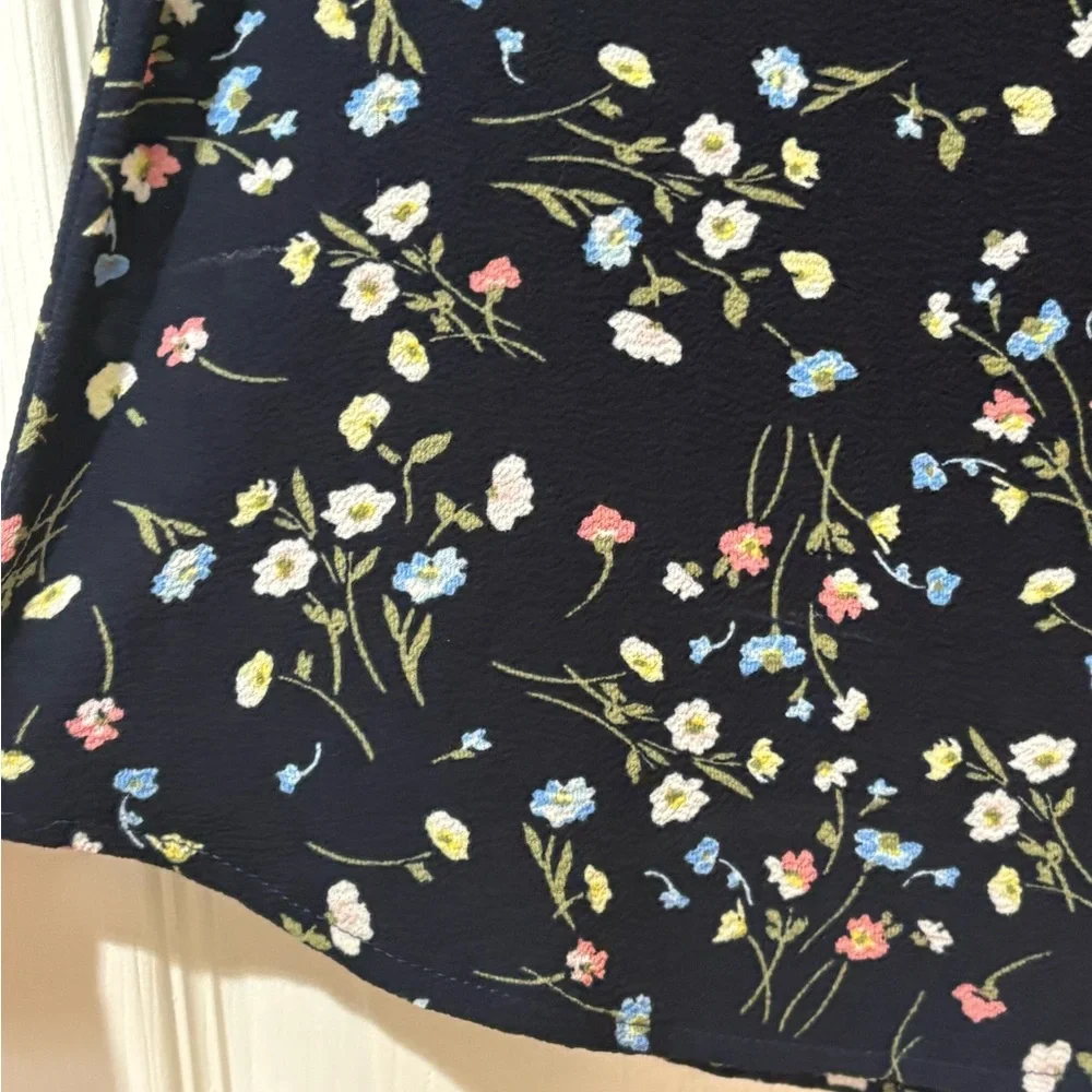 41 Hawthorn Midnight Floral Sleeveless Top in Navy - Picture 3 of 6